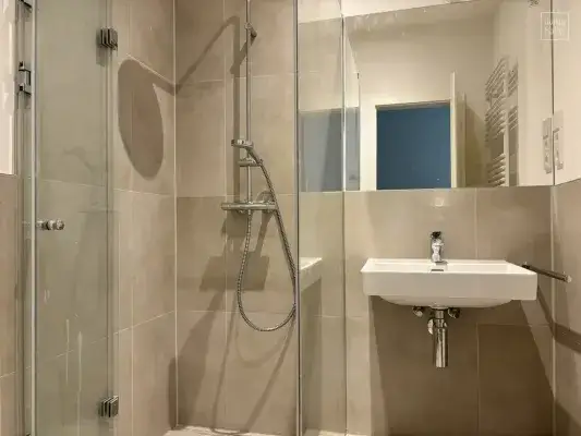 Dusche im Badbereich