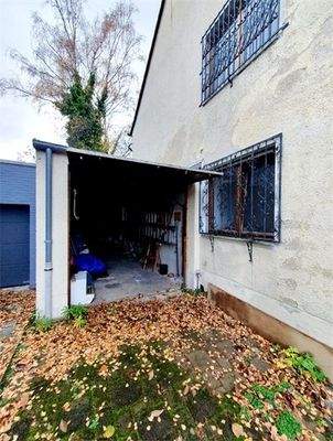 Riesen Garage mit 2 Toren+Türe