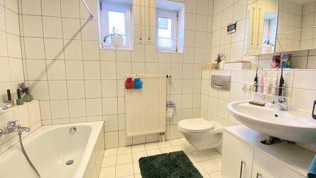 12Badezimmer.jpg