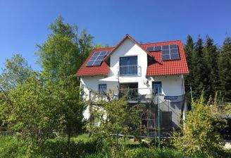 Hausansicht aus dem Garten