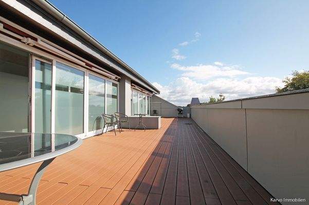 Große Dachterrasse