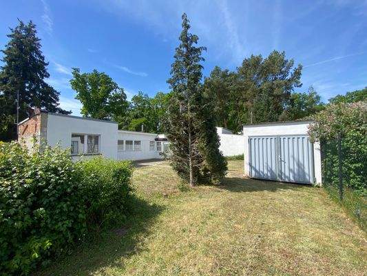 Besonderheit: einziges Grundstück mit 2 Häusern am Barleber See