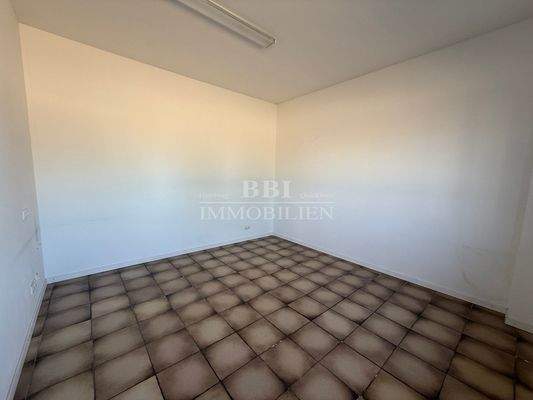 Räume für Büro und Technik