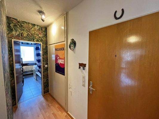 Flur inkl. Einbauschrank