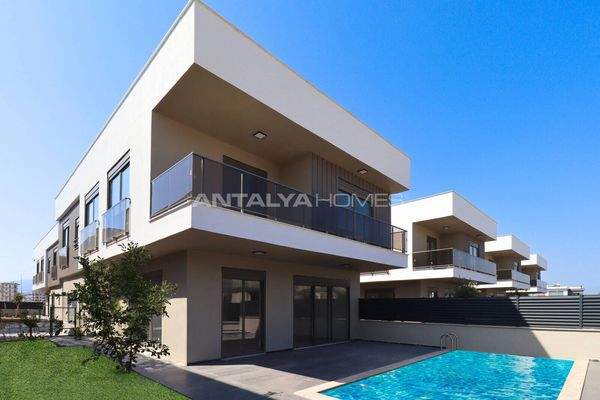 Villas with Private Pools and Gardens in Döşemealtı Antalya