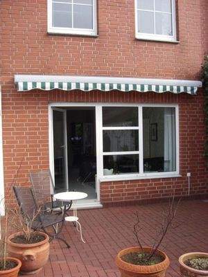 Terrasse vor dem Wohnzimmer 