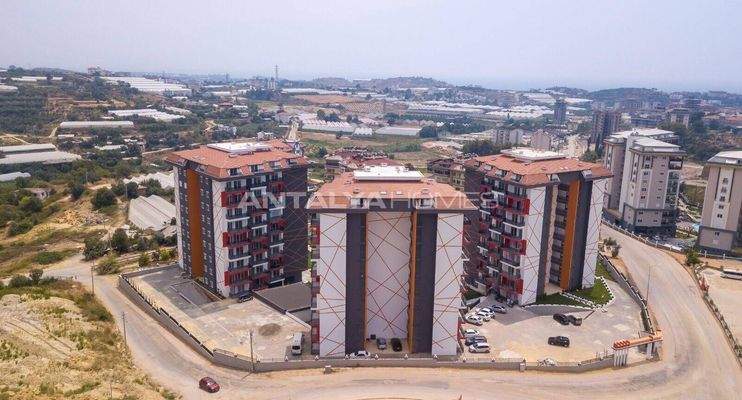 Ready to Move Luxury Apartments in a Complex in Avsallar