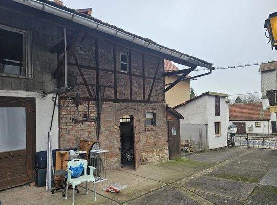 Nebengebäude-Abstellräume- Möglichkeit zur Tierhaltung