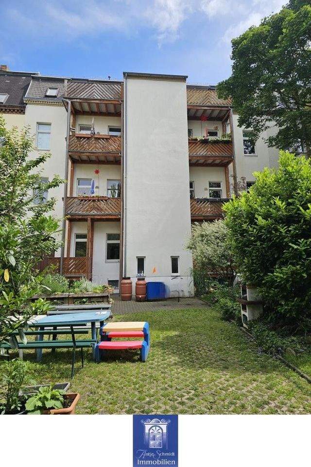 Individuelle Wohlfühlwohnung unterm Dach! Hofseitiger Balkon und toller Blick! - Photo 4