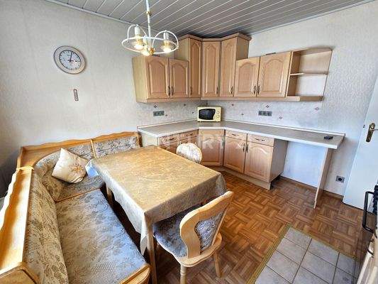 Küche mit gemütlicher Sitzecke