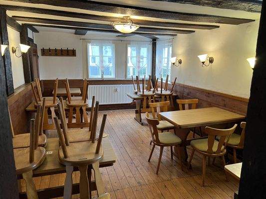 Gaststube, großer Raum