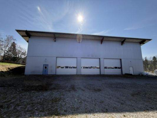 Gewerbehalle - drei weitere Tore