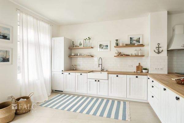 Küche (virtuell möbliert)