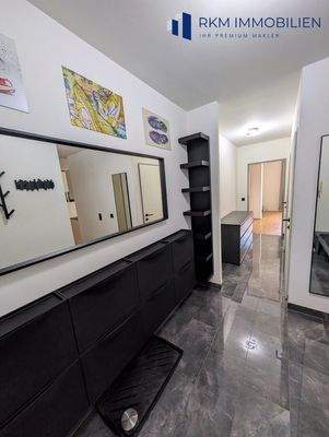 Flur - zentral begehbar