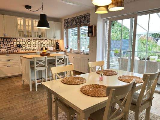 Küche mit Gartenzugang