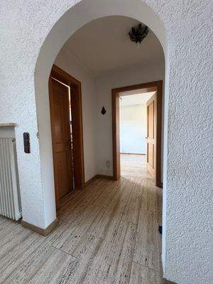 Vorraum und WC zu Büro.jpeg