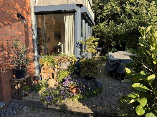 Blick auf die Terrasse am Erker