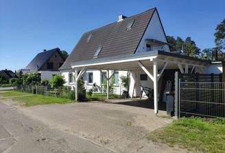 Zweifamilienhaus mit Doppelcarportrt