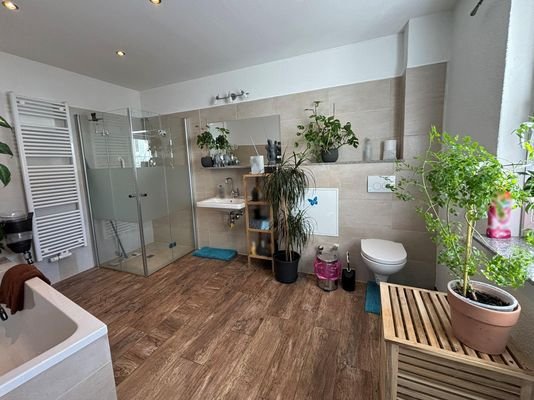 Badezimmer EG