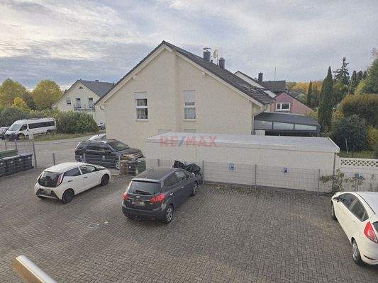 PKW-Stellplatz vor der Haustür