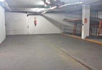 trockene Garage - gut zu befahren und zu wenden