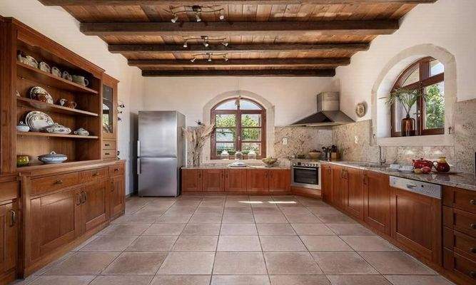 Kreta, Kournas: Luxuriöse Steinvilla mit Meer- und Bergblick