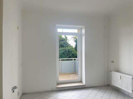 Küche mit Balkon.JPG