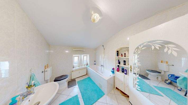 Dachgeschoss links_Bad