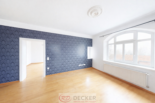 Lichtdurchflutetes Wohnzimmer