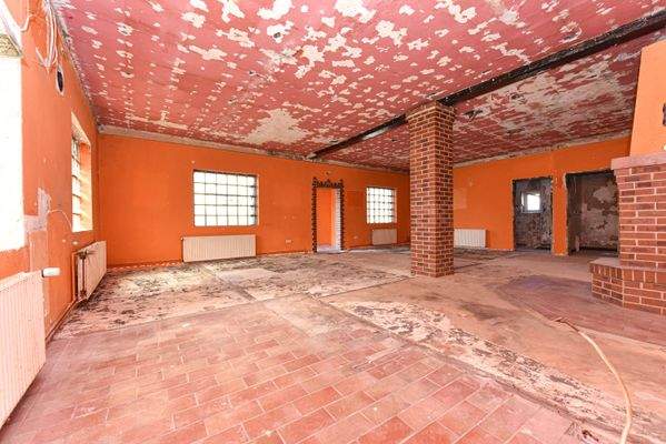 offene Raumgestaltung -  großzügig mit hohen Decken 