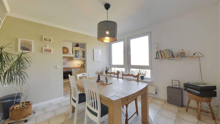 Das Esszimmer, verbunden mit der Küche