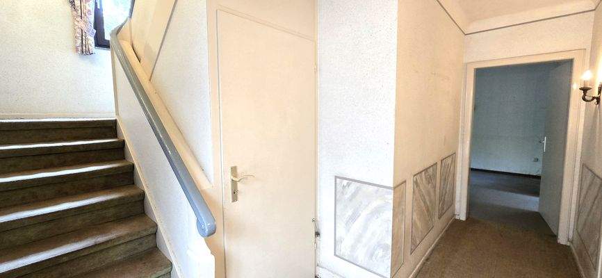 EG: Eingangsbereich, Treppenhaus