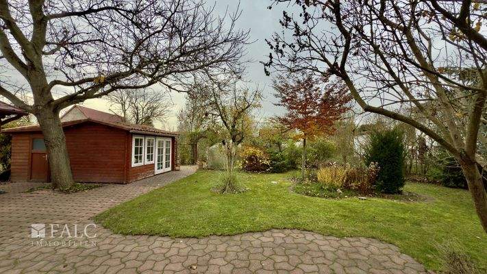 Garten mit Gartenhaus 