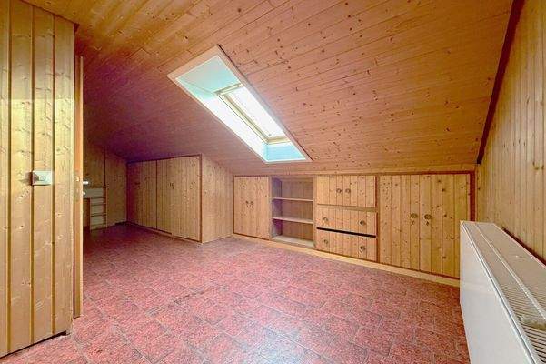 Ausgebautes Dachgeschoss (in Wohnflächenberechnung nicht berücksichtigt)