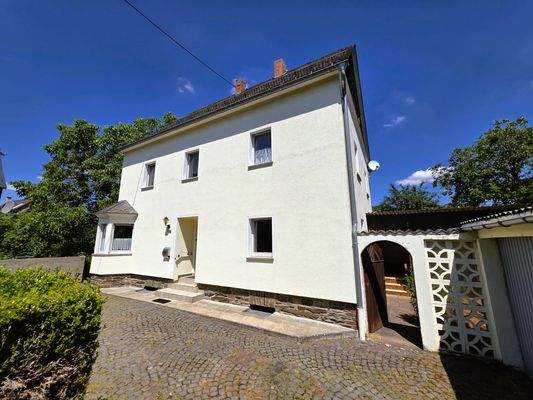 Vorderansicht_mit Terrassenzugang