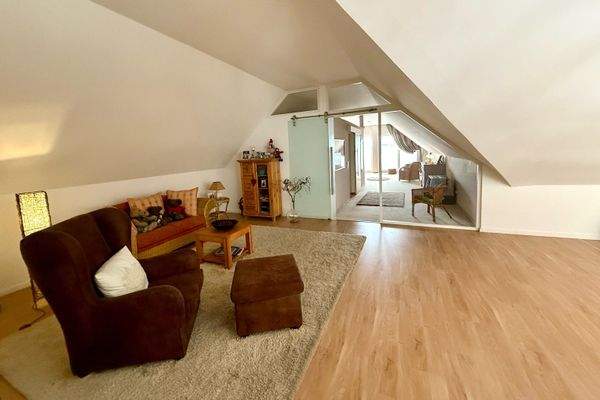 Dachgeschoss - Galeriebereich mit Blick ins Schlafzimmer