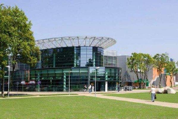 EINKAUFSGALERIE IN DER NÄHE