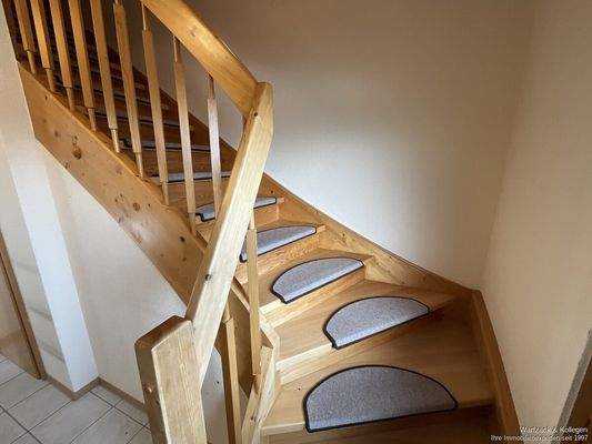 Treppe in das Dachgeschoss