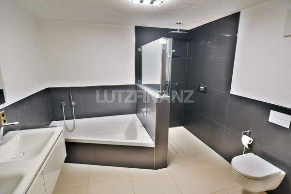 Dusche/Bad/WC im EG (Villa)