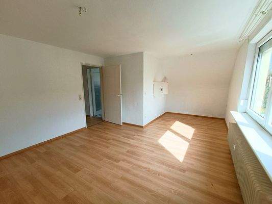 DG Giebelzimmer Durchreiche von Küche