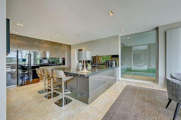 Küche mit Essbereich