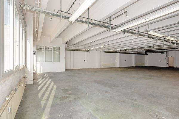 Halle / Bürofläche  