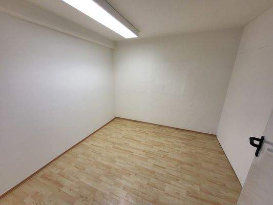 1. OG: sep. Lagerraum