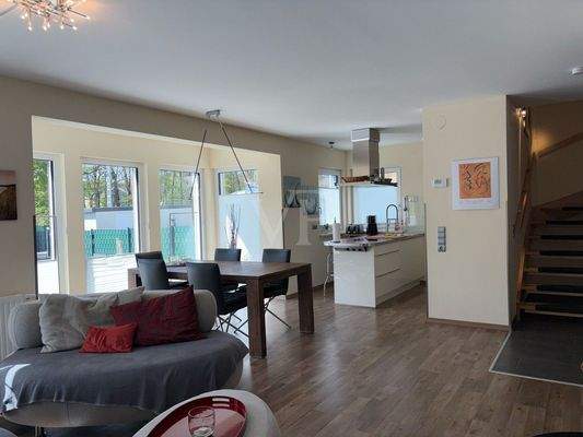 Wohn,-Küche,-und Essbereich