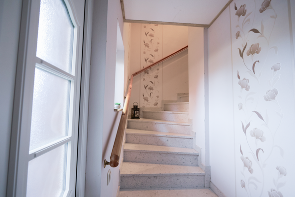 Treppenaufgang zur Wohnung