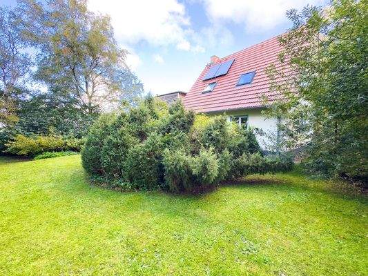 Großes Grundstück mit 2.901 m²