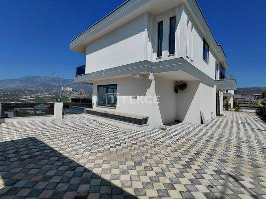 Castle and Sea View Villas in Alanya Kargıcak