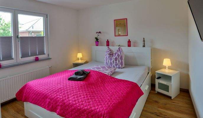 Schlafzimmer Pink EG.jpg