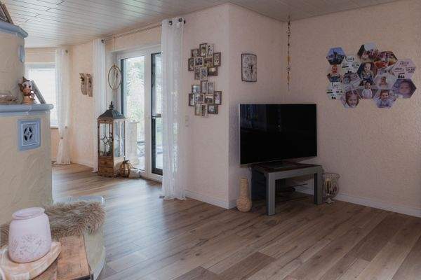 Ansicht vom Wohnzimmer Richtung Wintergarten (EG)