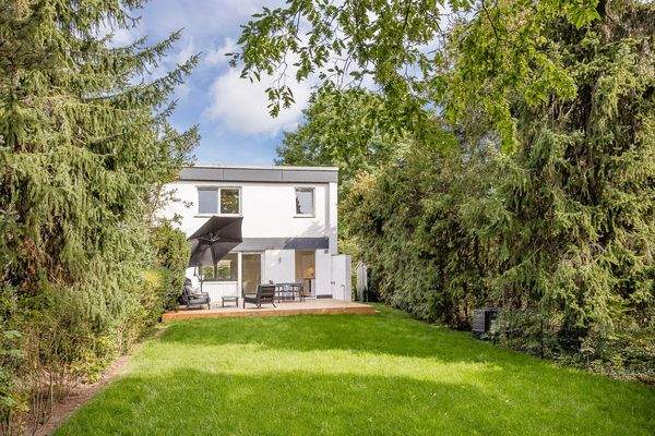 Gepflegter Garten mit Südausrichtung